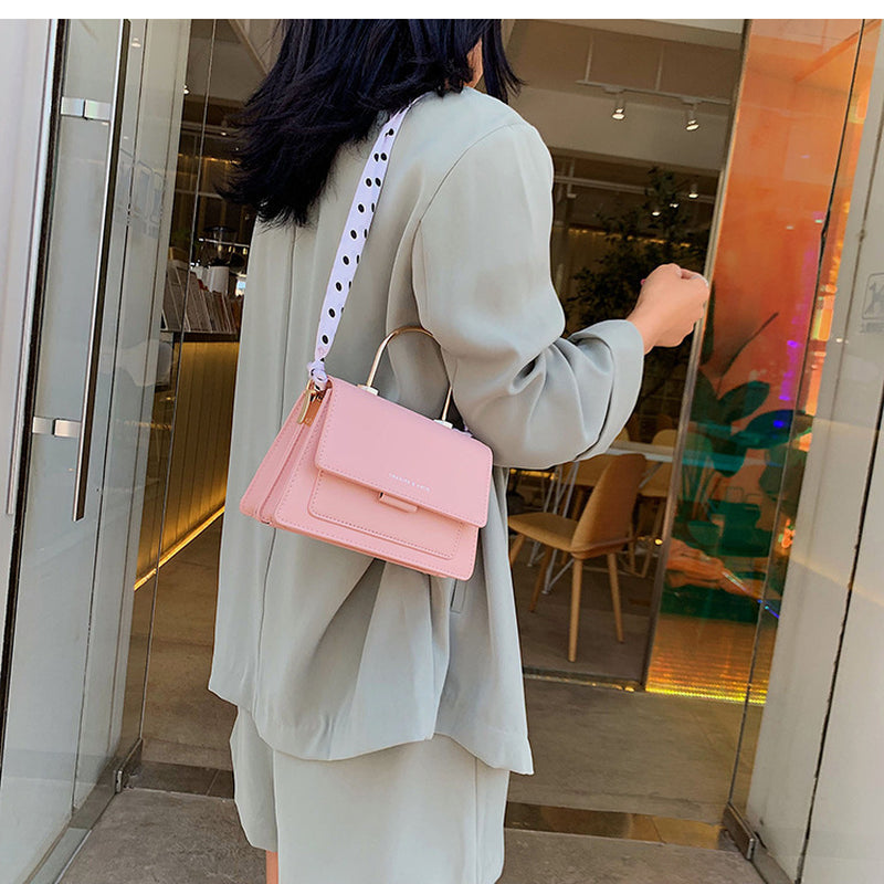 Popular  Small Trendy Chain Shoulder Handbags