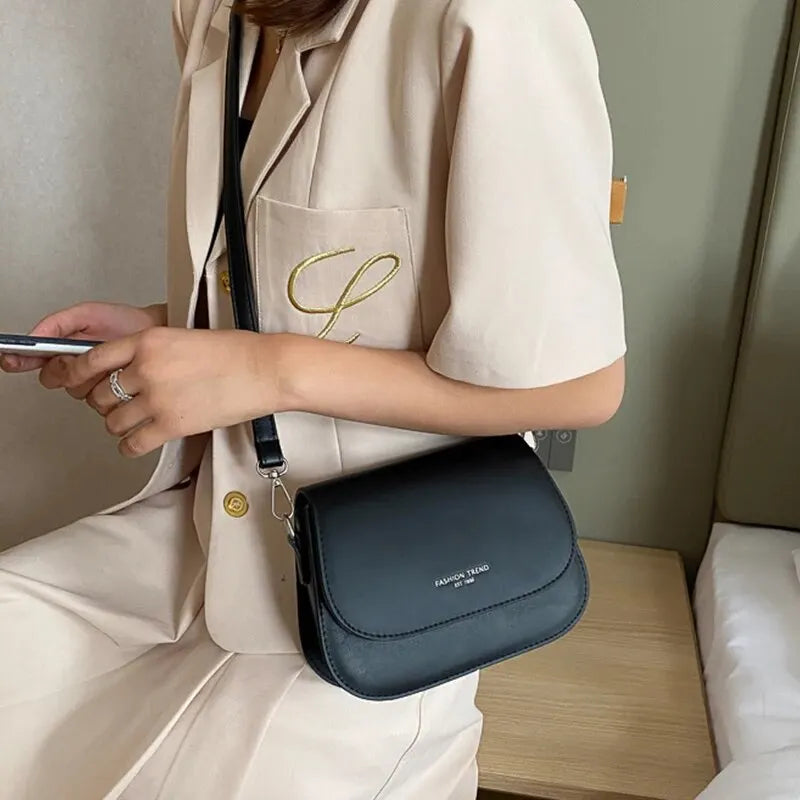 Women'S Crossbody Bag New Solid Color Fashionable Flipped Bag Retro Casual Simple Crossbody Bag
